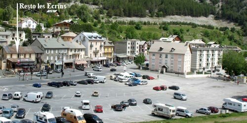 Le parking du Champs de Mars &agrave; Brian&ccedil;on (05)